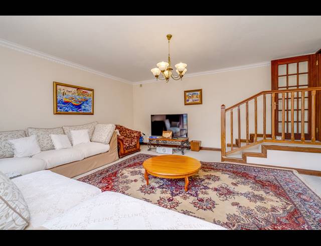 4 BEDROOM HOUSE FOR SALE IN LONEHILL